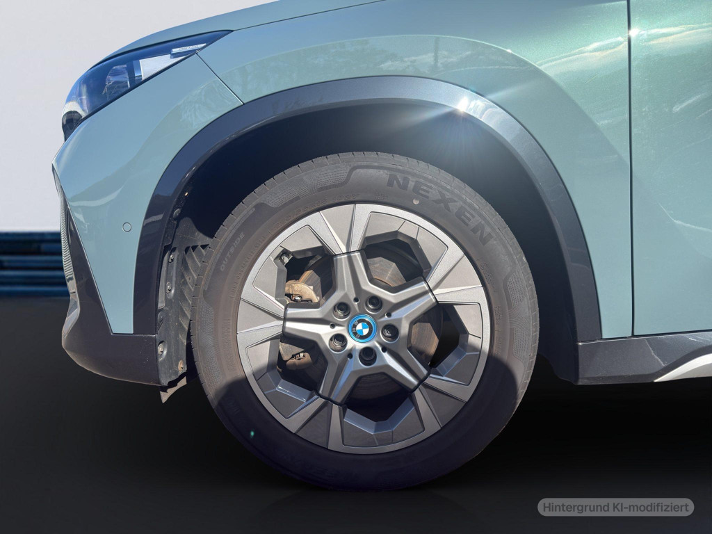 BMW iX1