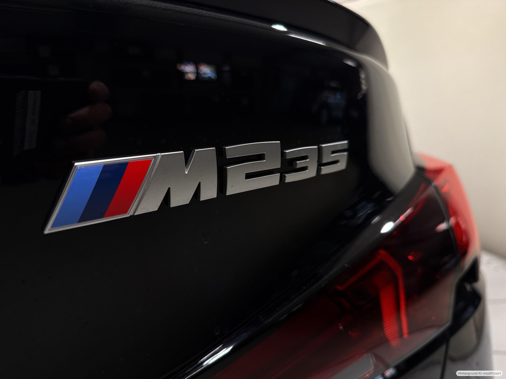 BMW M235