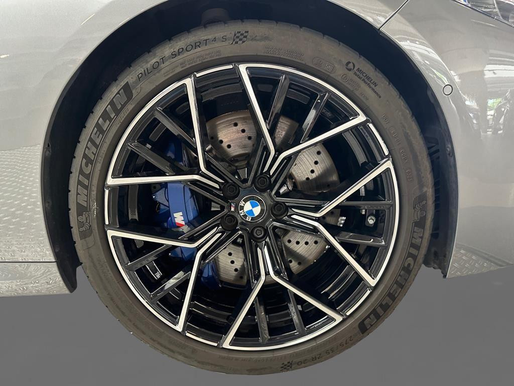 BMW M8