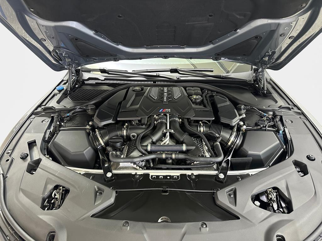 BMW M8